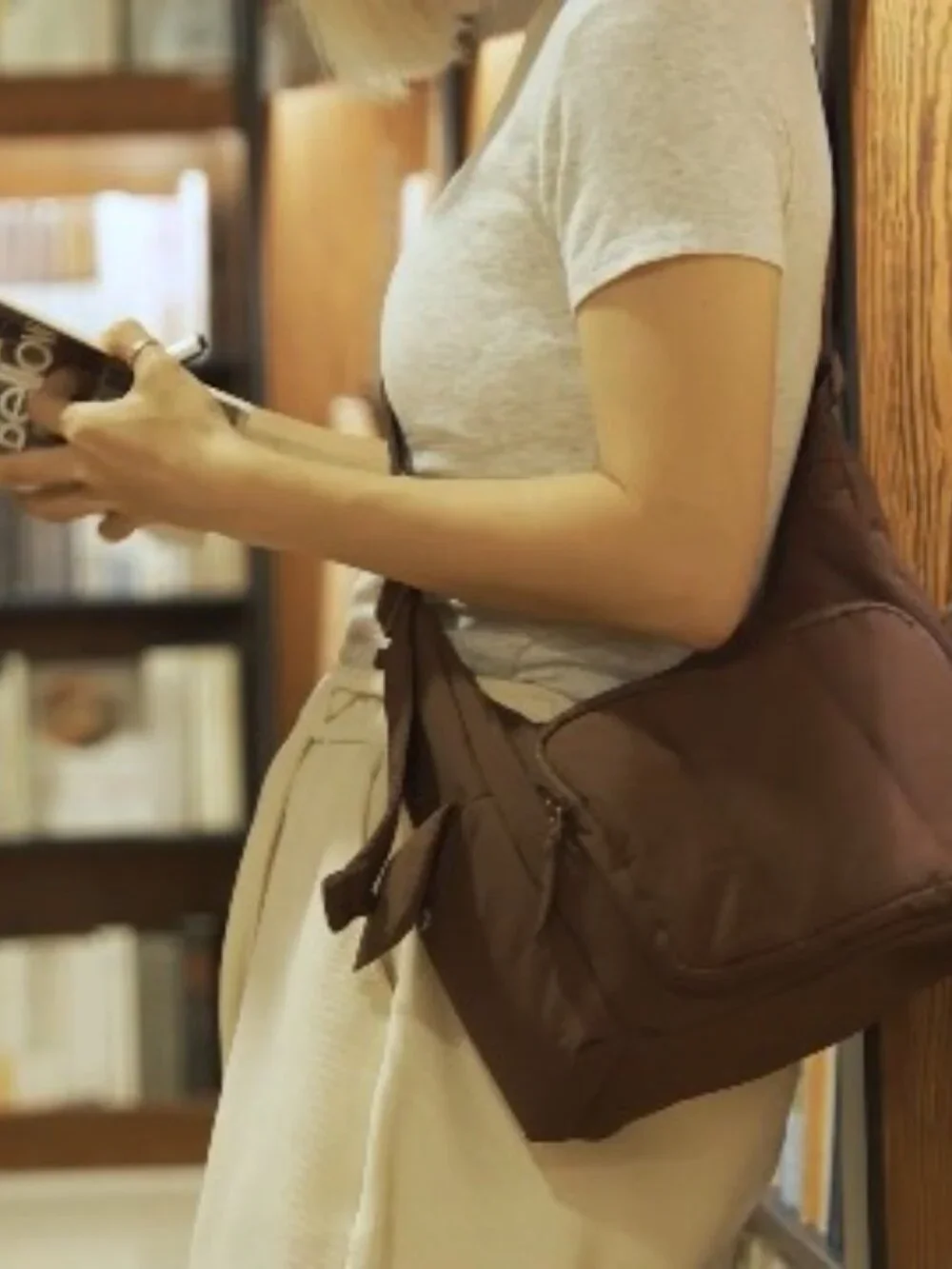 6L Lightweight Nylon Crossbody Bag Adjustable Strap Water-resistant Puffer Hobo